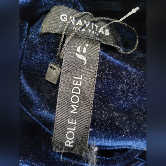 Gravitas NY Role Model (S 2-4) Navy Velour Sarah Sweatshirt New Made in USA - Picture 5 of 6